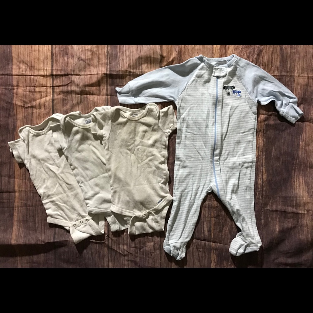 Wonder Nation Footed Outfit & 3 Gerber Onesies